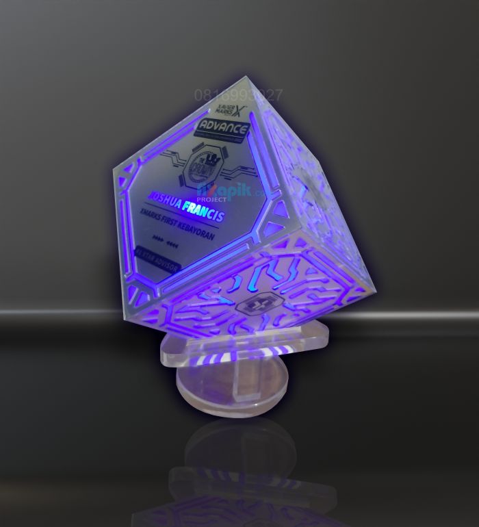 Plakat Award Akrilik Lampu